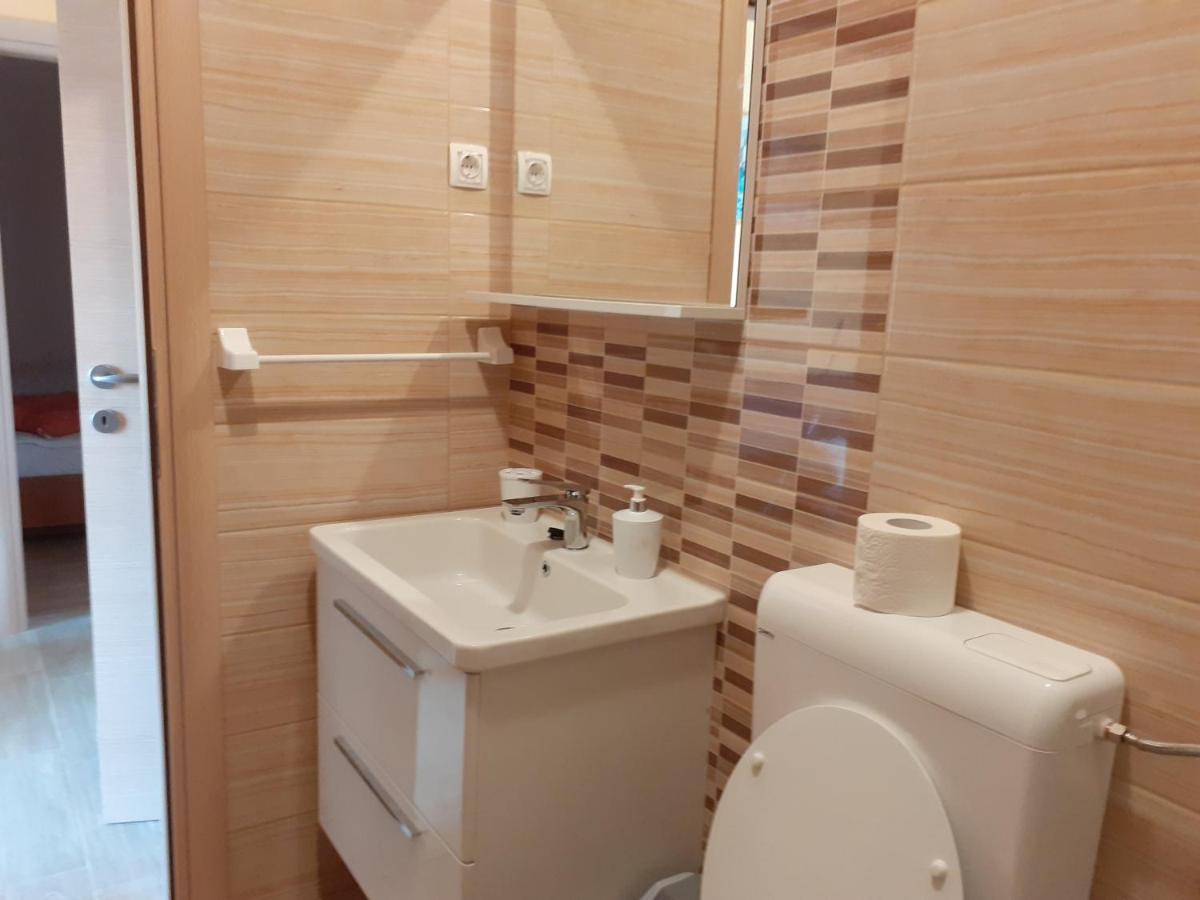 לופאר Apartments Rajka מראה חיצוני תמונה