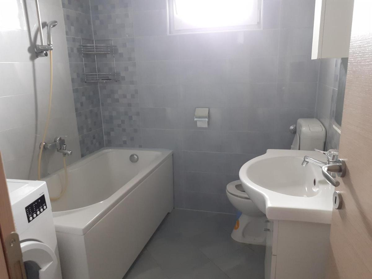 לופאר Apartments Rajka מראה חיצוני תמונה