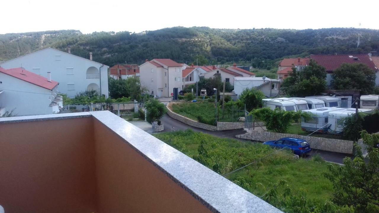 לופאר Apartments Rajka מראה חיצוני תמונה