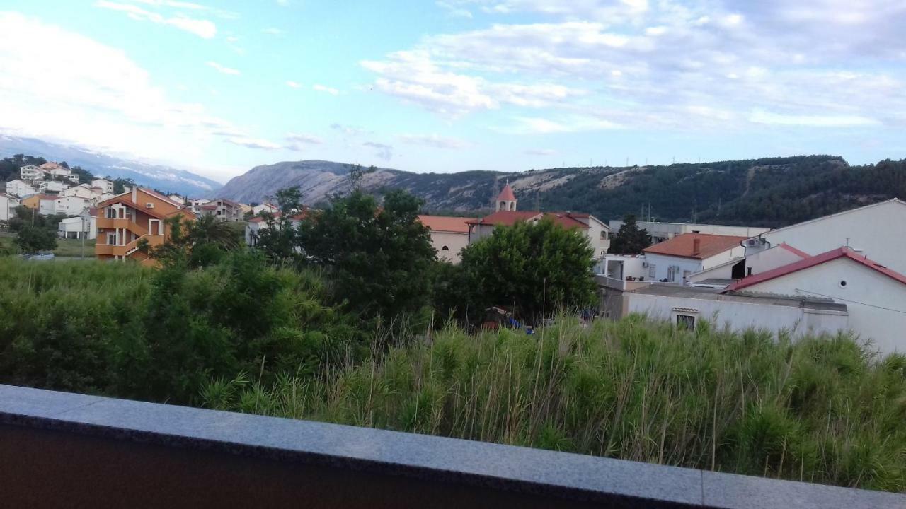 לופאר Apartments Rajka מראה חיצוני תמונה