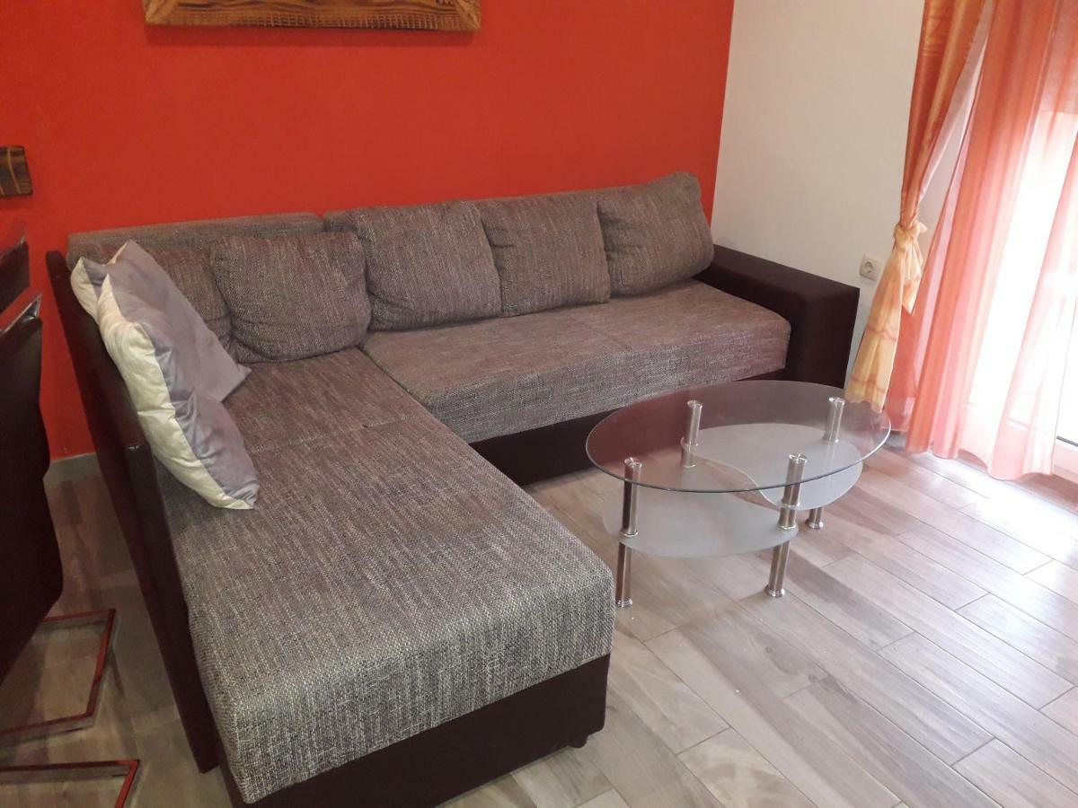 לופאר Apartments Rajka מראה חיצוני תמונה
