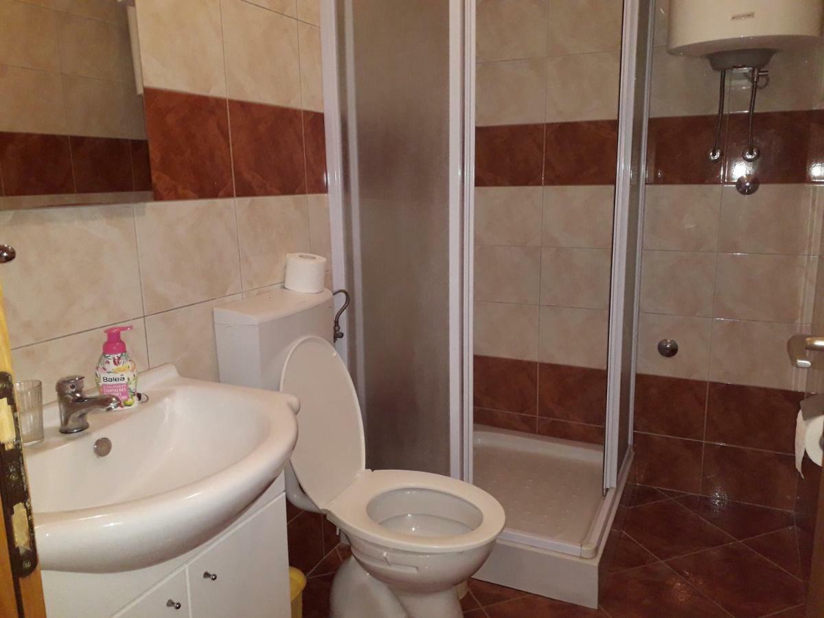 לופאר Apartments Rajka מראה חיצוני תמונה