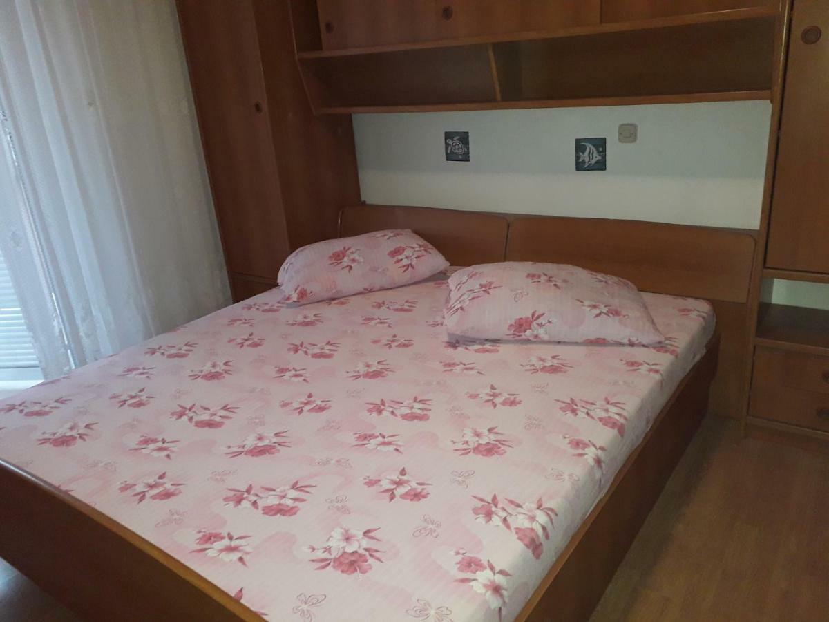 לופאר Apartments Rajka מראה חיצוני תמונה