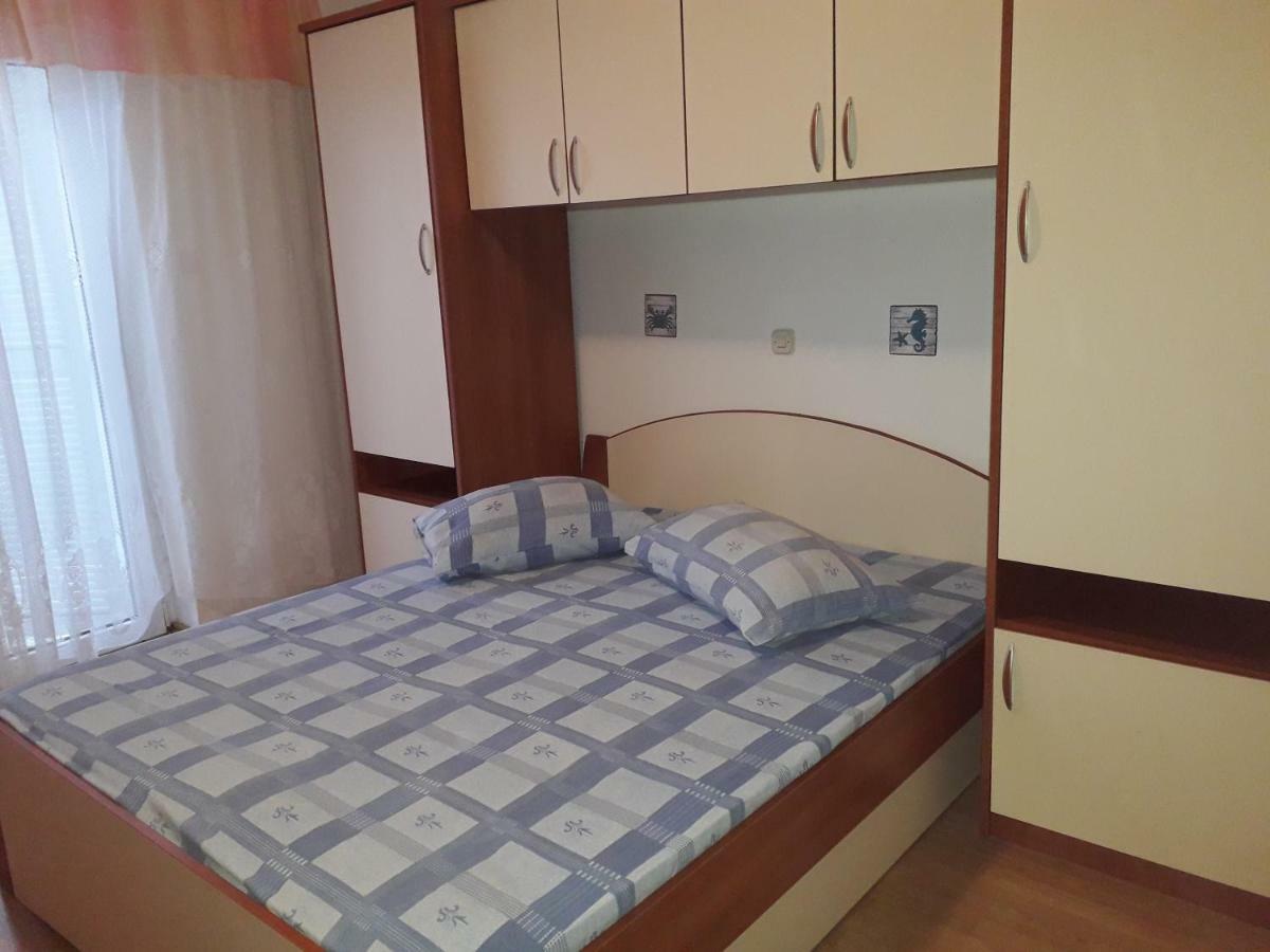 לופאר Apartments Rajka מראה חיצוני תמונה