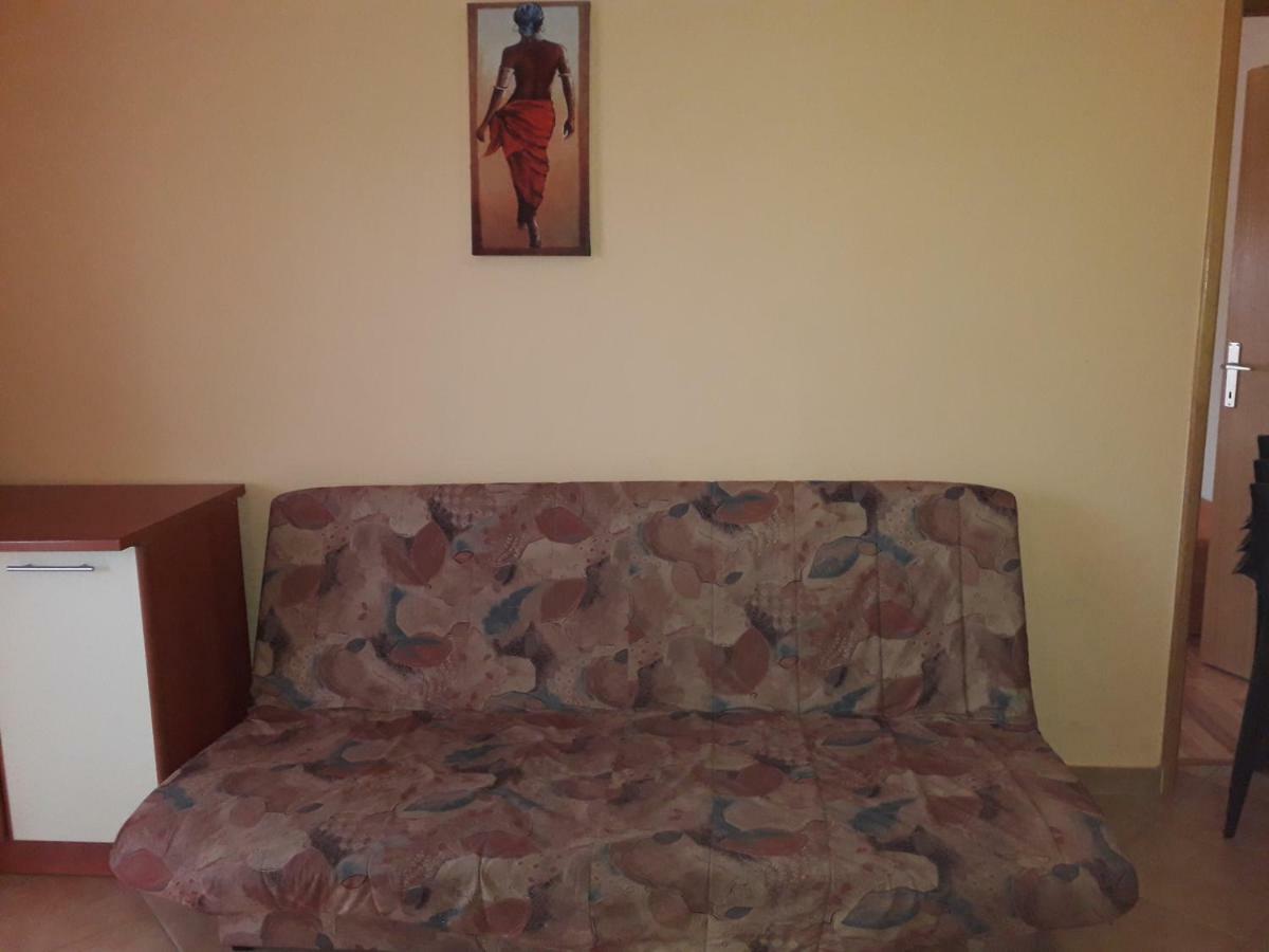 לופאר Apartments Rajka מראה חיצוני תמונה