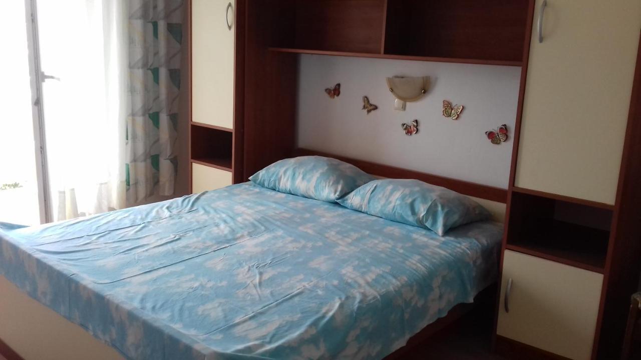 לופאר Apartments Rajka מראה חיצוני תמונה